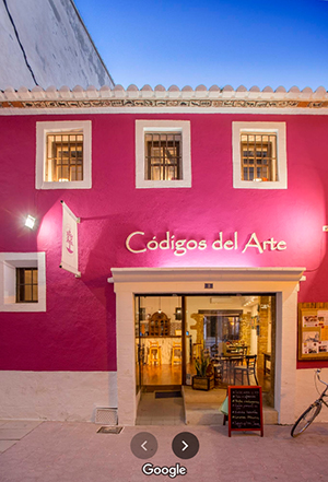 Fachada de Códigos del Arte, Denia